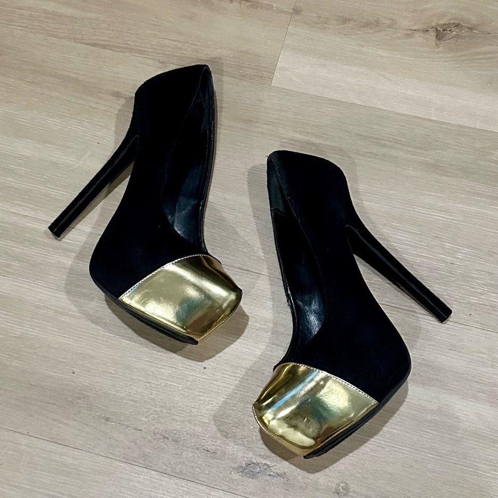 JustFab Black and Gold Stiletto Heels